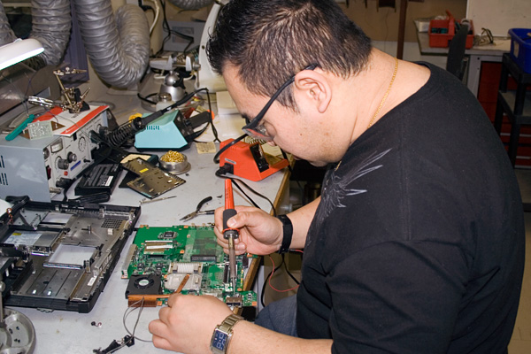 Electronics Assembler